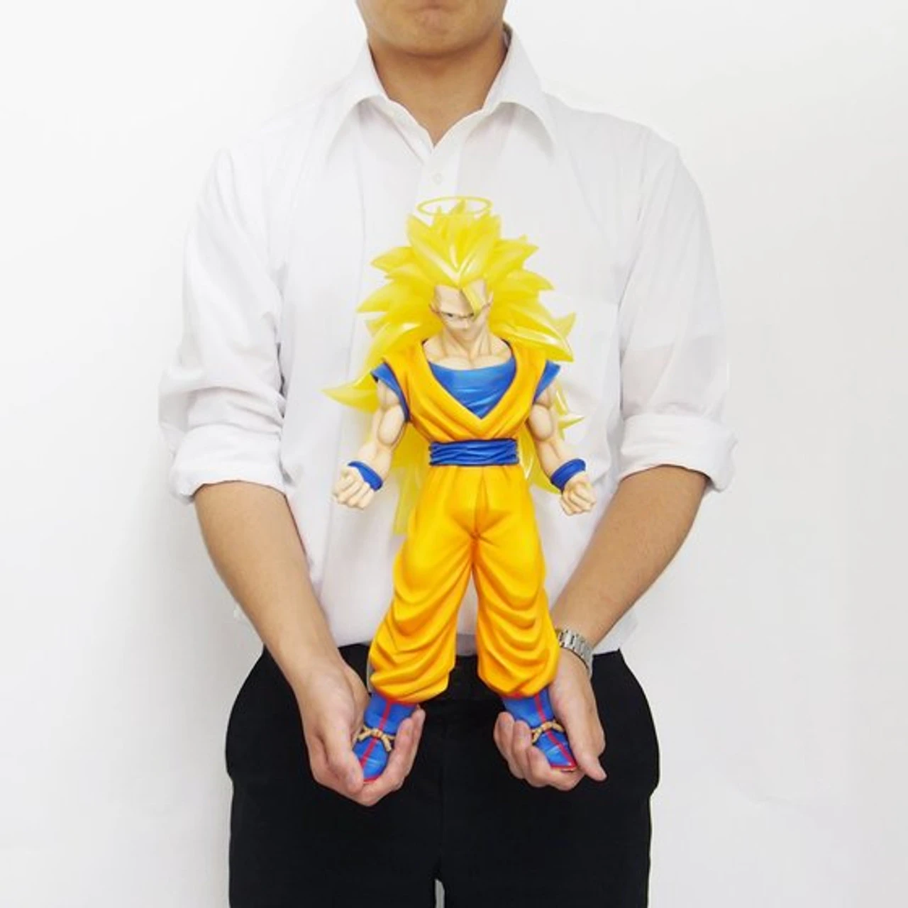 Bandai Gigantic Series Dragon Ball Z Goku (Super Saiyan 3) Limited Ver. - Image 7