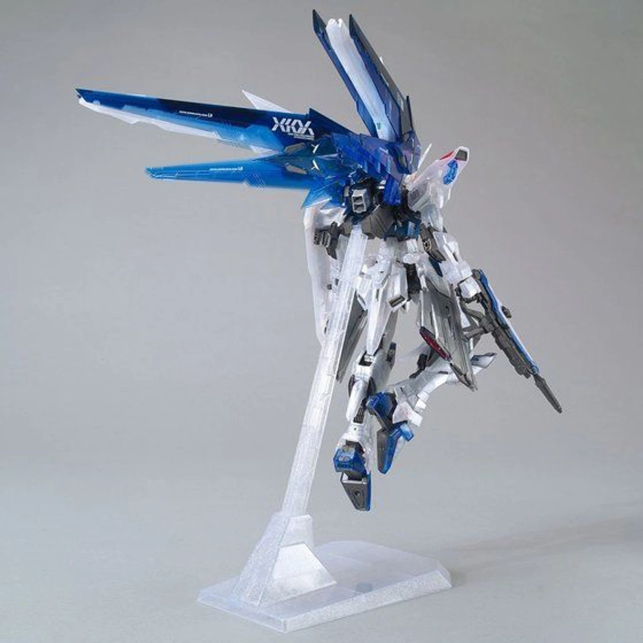 Bandai MG 1/100 The Gundam Base Limited Freedom Gundam Ver.2.0 Plastic Model ( JUL 2020 ) - Image 3