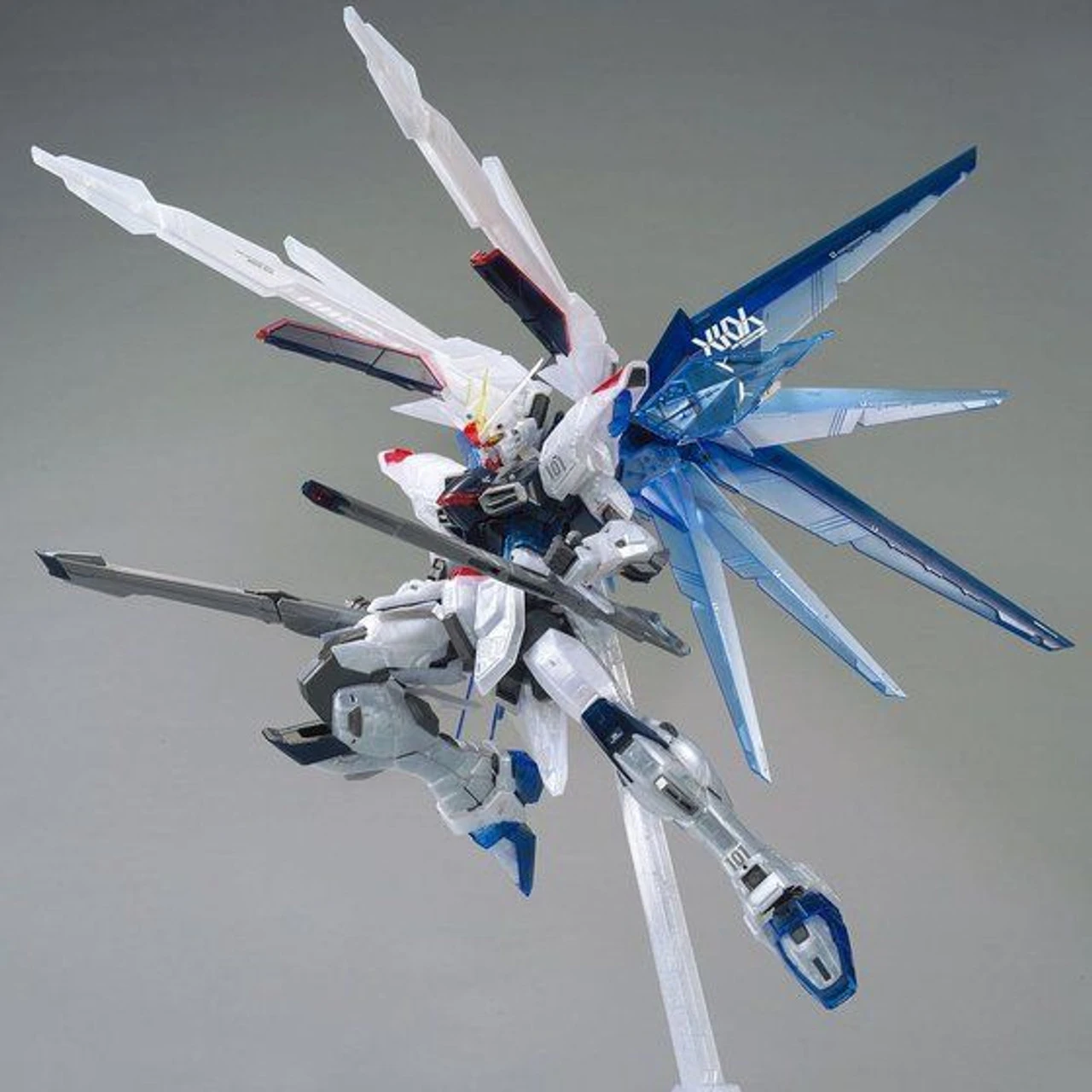 Bandai MG 1/100 The Gundam Base Limited Freedom Gundam Ver.2.0 Plastic Model ( JUL 2020 ) - Image 6