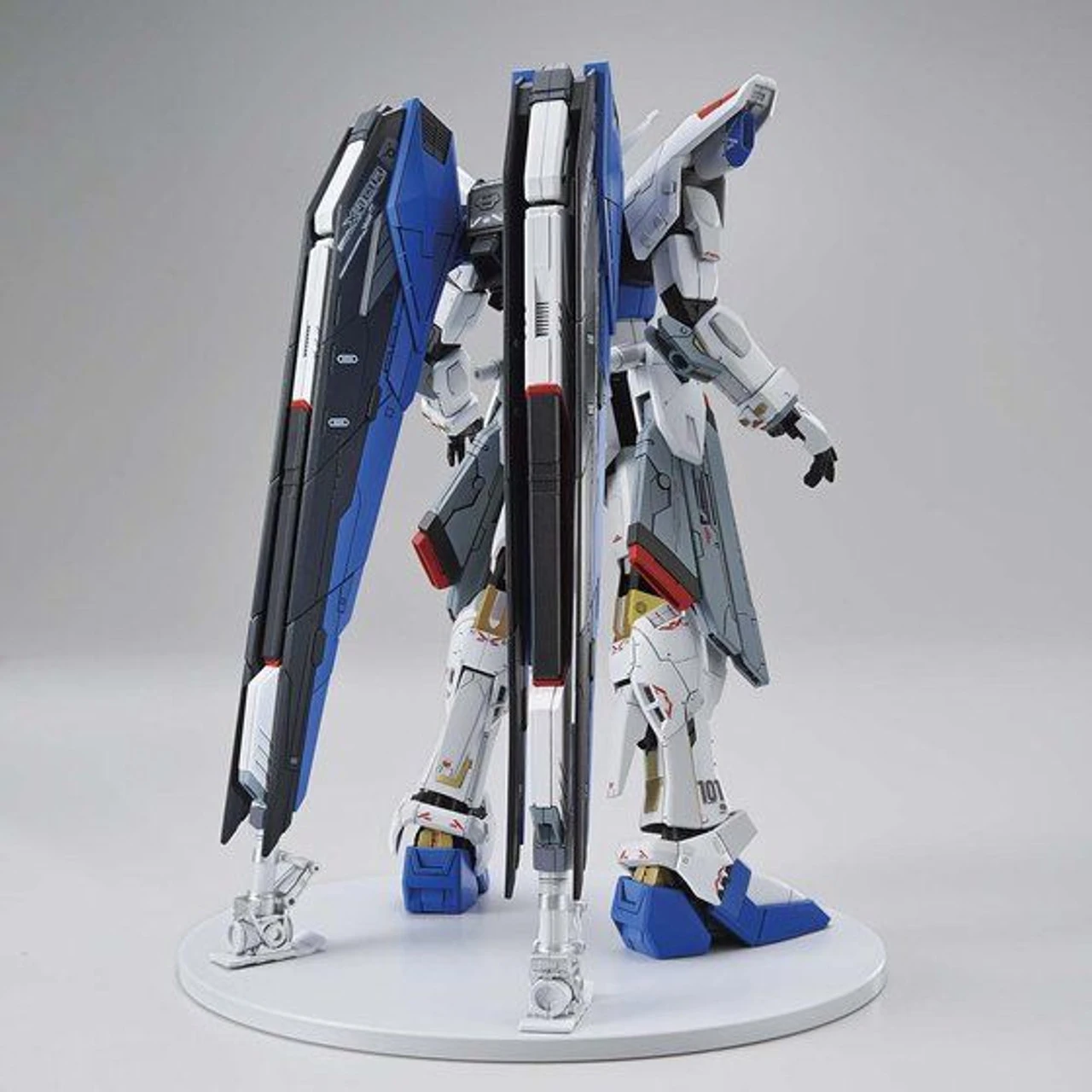 Bandai Full Mechanics 1/100 The Gundam Base Limited ZGMF-X10A Freedom Gundam Ver. GCP Plastic Model ( IN STOCK ) - Image 3